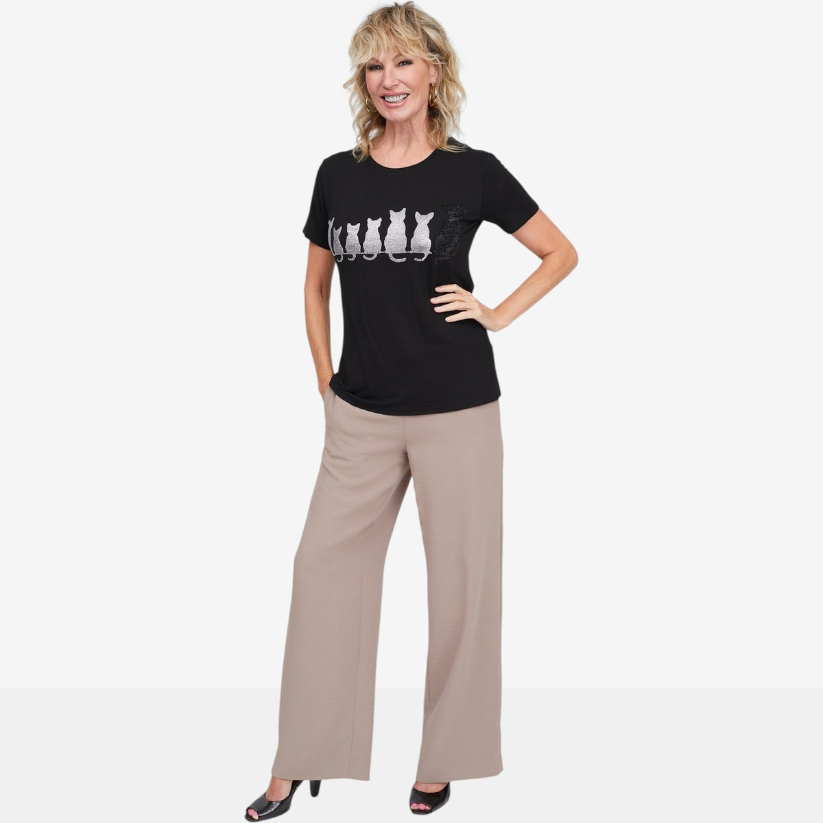 Women’s Black Cat Graphic Short Sleeve T-Shirt